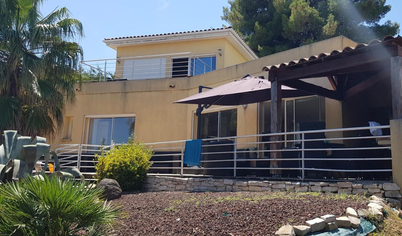 Beautiful Villa With A Stunning View Roujan Exterior photo